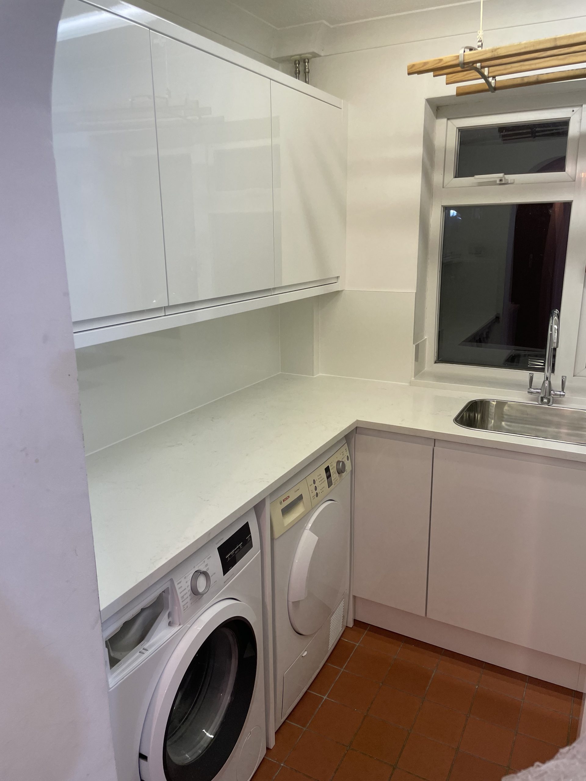 Innovative Kitchen Solutions: Custom Curved Units for a Perfect Fit